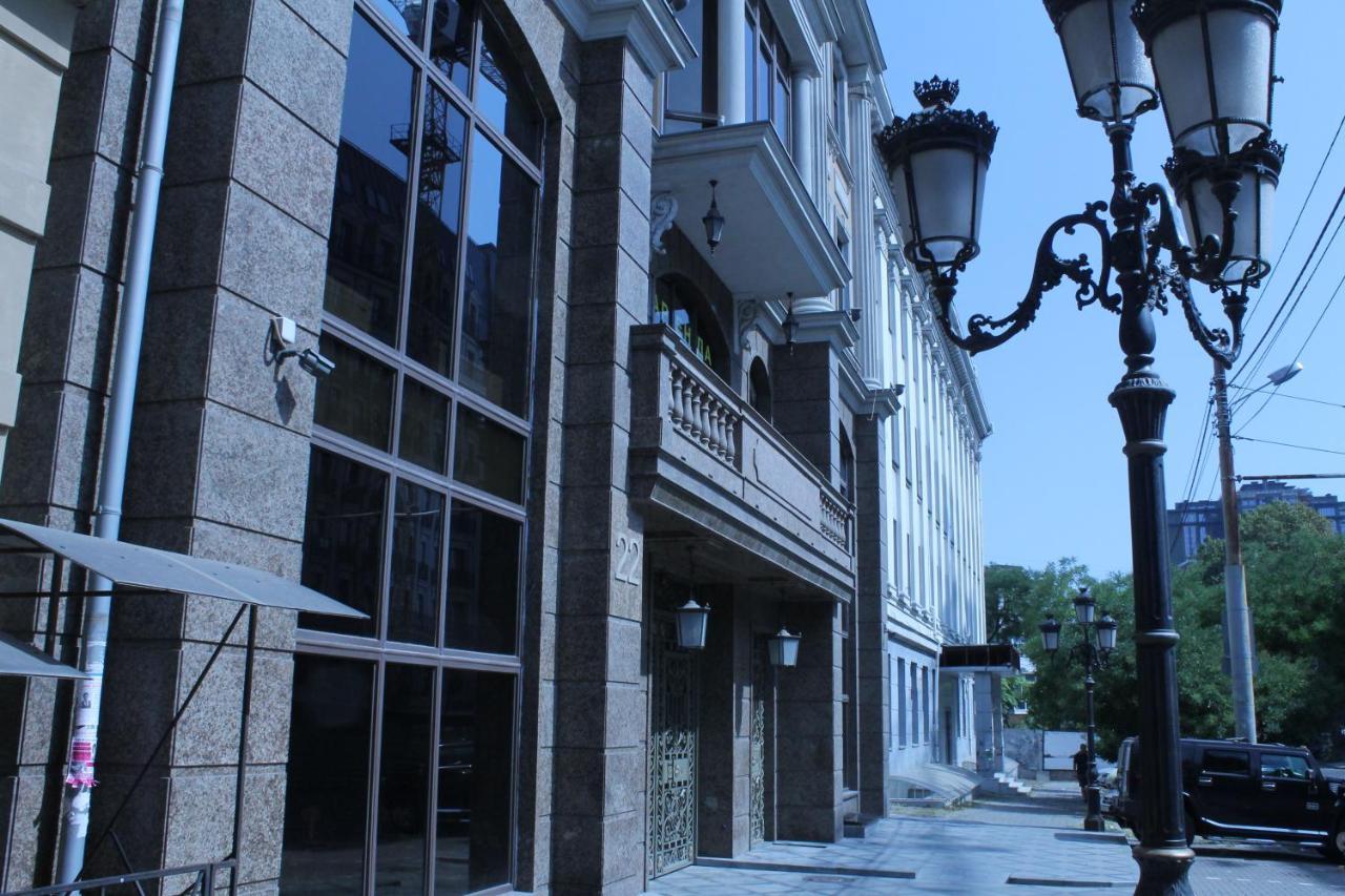 Apartment - Heart Of Odessa Kültér fotó